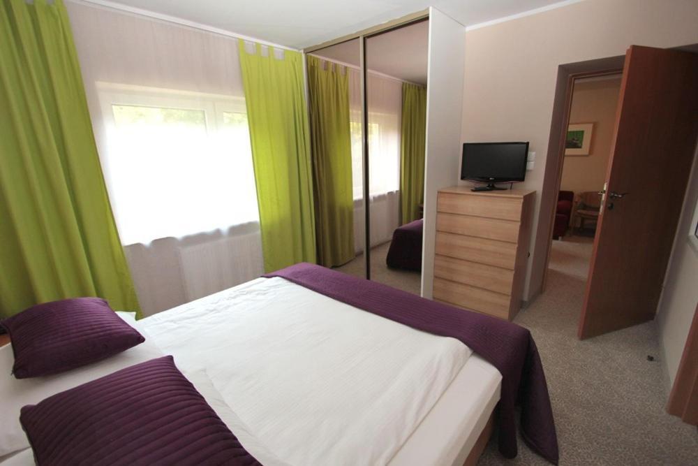 Hotel George Nadarzyn Zimmer foto